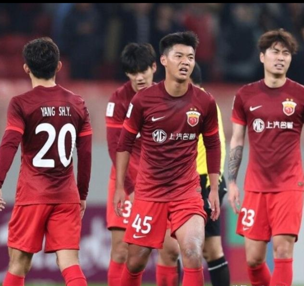 英超窗口期再迎强敌，上海海港强势反弹，主帅态度：气氛紧张，纪律约束更严格的简单介绍