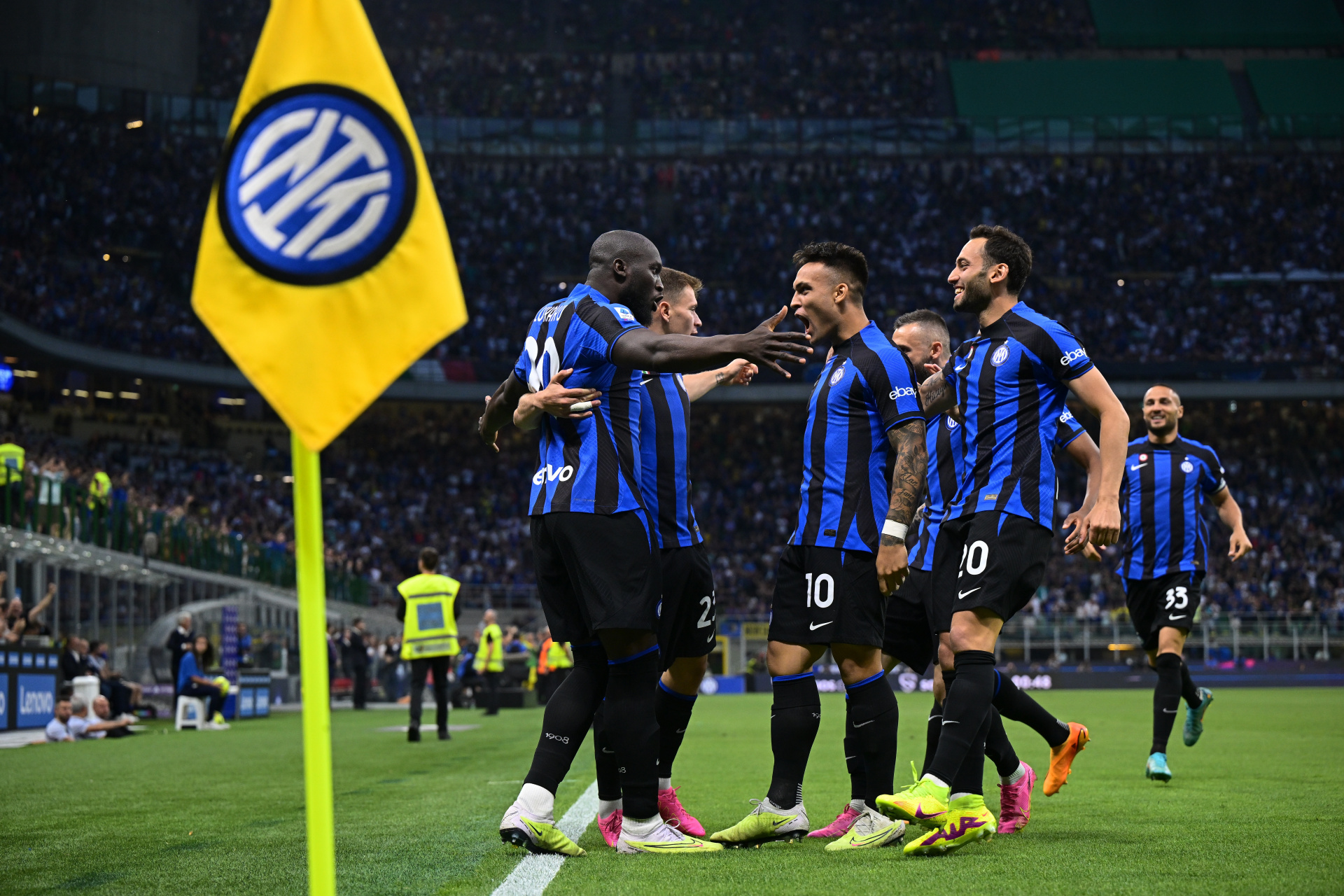 九游娱乐-包含莱万多夫斯基巅峰对决，哈兰德与40激战澳大利亚队分钟，大胜胜负难料！的词条