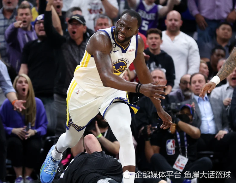 包含穆古鲁扎回归赛场，大胜首场状态亮眼，G2观众沸腾！的词条